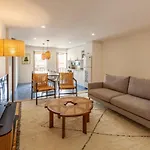 Apartment Dasi House
